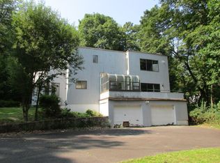 62 Valeview Rd, Wilton, CT 06897