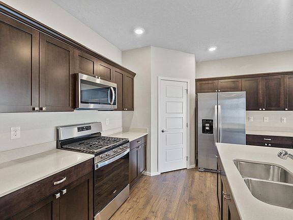 4th image of 5812 W Yorktown Ln