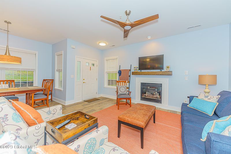 4th image of 111 N Ridge Estates