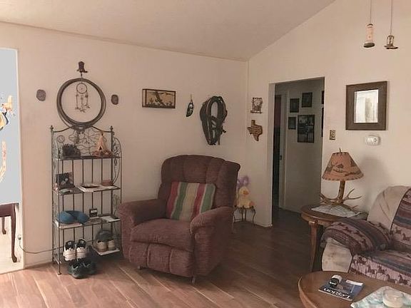3rd image of 613 Johns Dr