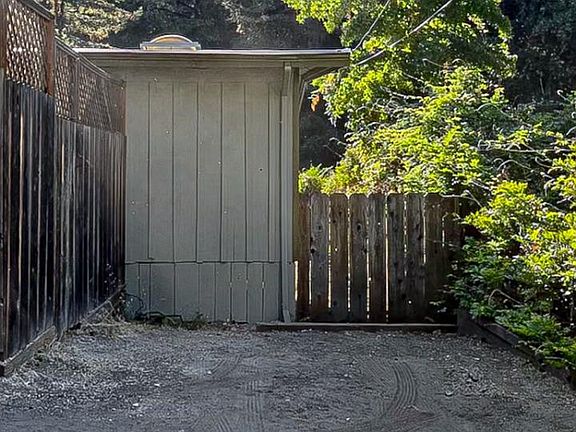 4th image of 9824 E Zayante Rd