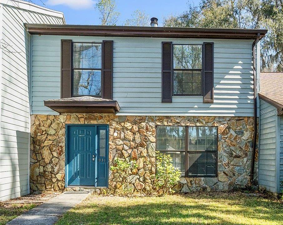 1st image of 931 VILLAGE DRIVE