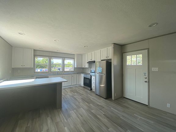 2nd image of 46445 Chapman Dr #106