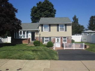 11038 Knights Rd, Philadelphia, PA 19154