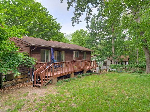 4th image of 2113 Charlton Ln