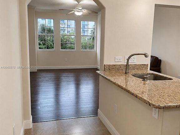 2nd image of 533 NE 3rd Ave APT 320