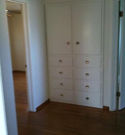 2nd image of 807 E North St