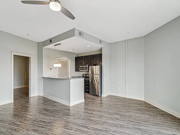 Rivers Edge Apartments — Photo 11
