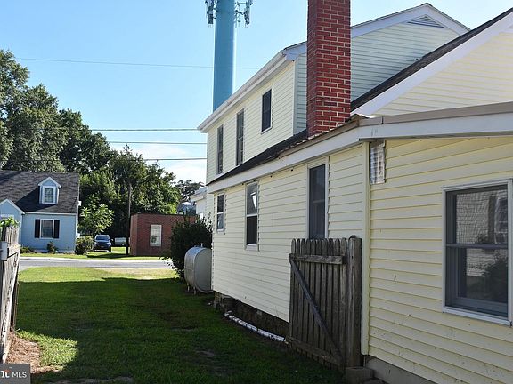 5th image of 158 Wright St
