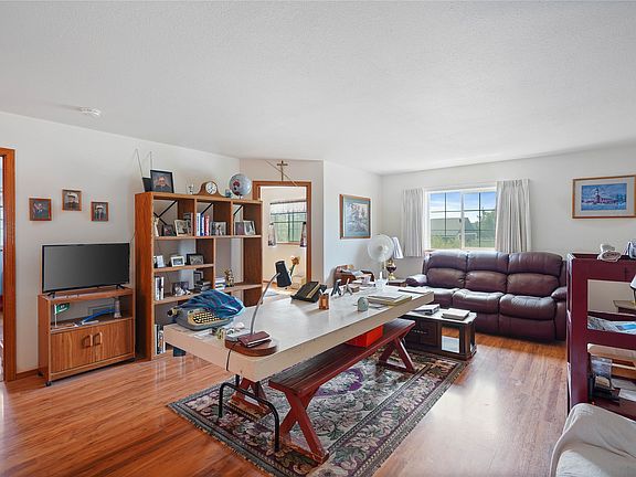 3rd image of 7855 Bartmess Dr