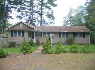 104 W Shore Dr, Dingmans Ferry, PA 18328