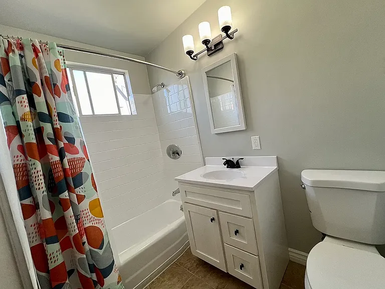 319 N Lafayette Park Pl #4 — Photo 6