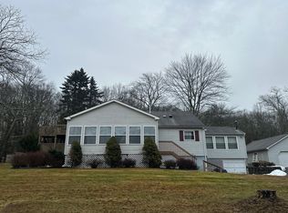 212 Springbrook Rd, Shohola, PA 18458