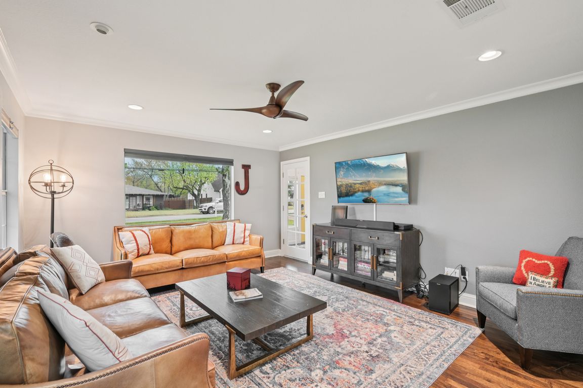 next background image