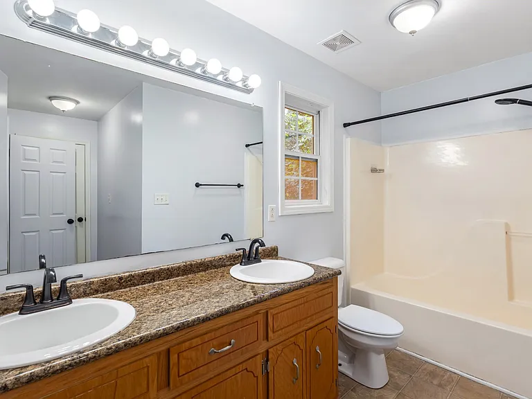 2627 Elkmont Dr — Photo 10