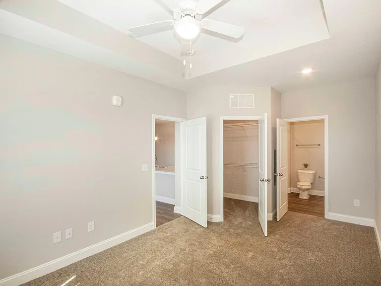 Farragut Pointe — Photo 21