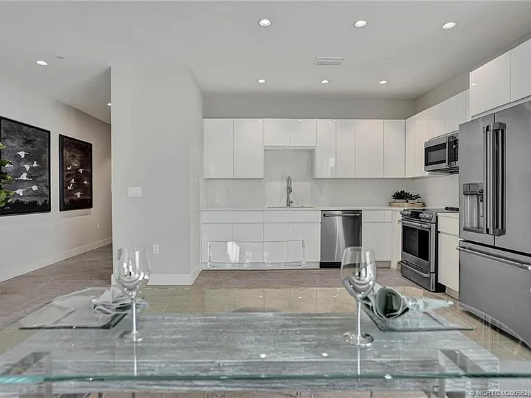 41 Seminole Southwest St #209 — Photo 15