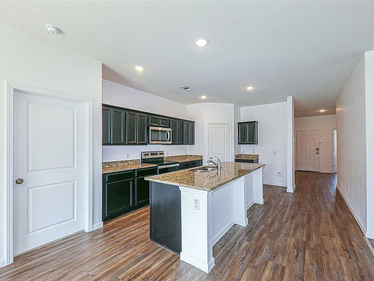 746 Wilshire Dr — Photo 22