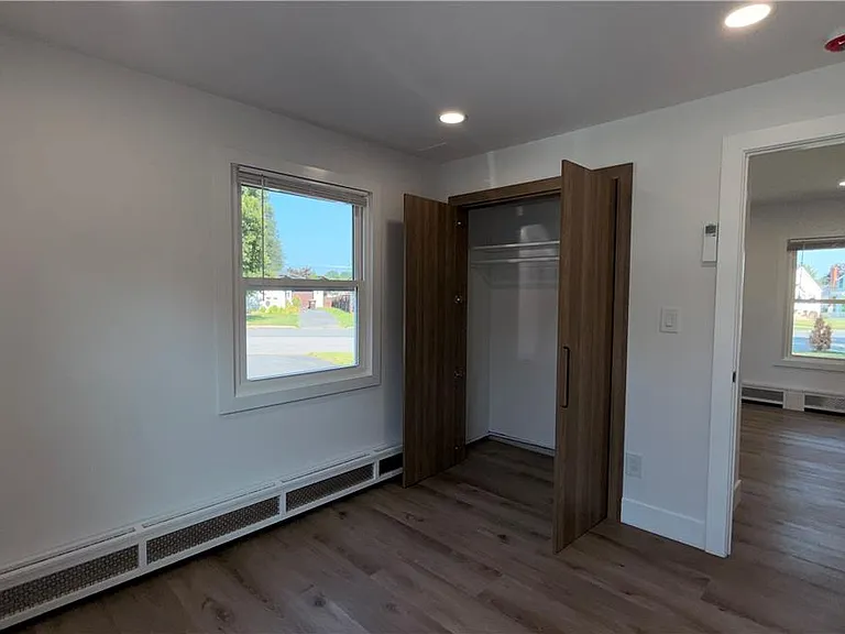 49 Seyfried Ave — Photo 50