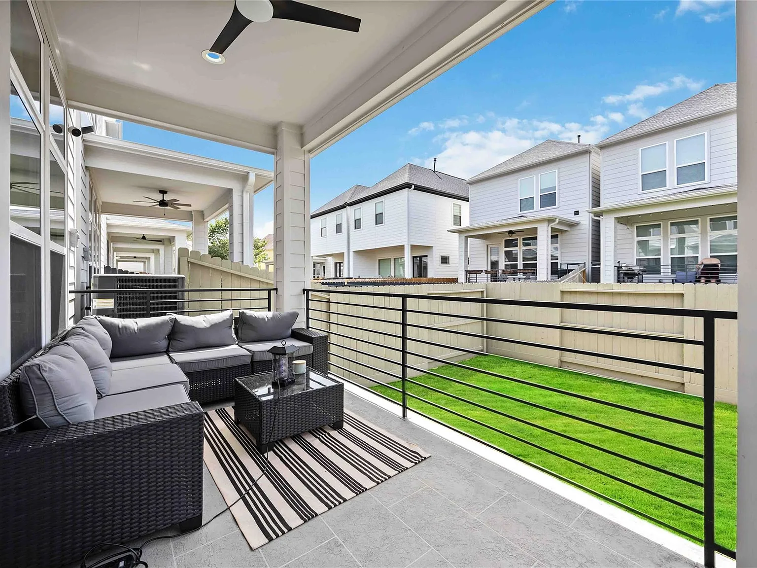 3 bed, 2.5 bath, 2253 sqft, $5,500 — Photo 3