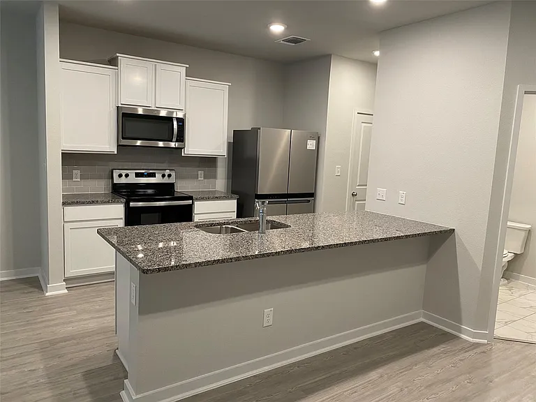 605 W South St #21 — Photo 6