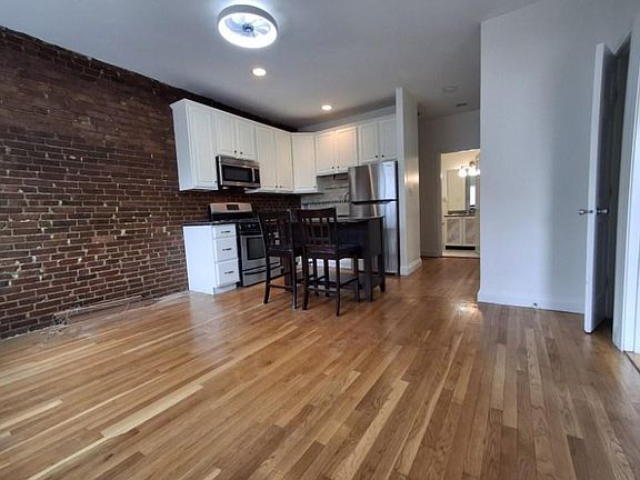 3rd image of 137 Dorchester St APT 2A