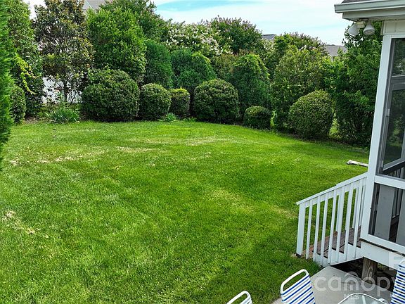 3rd image of 5184 Norway Ln