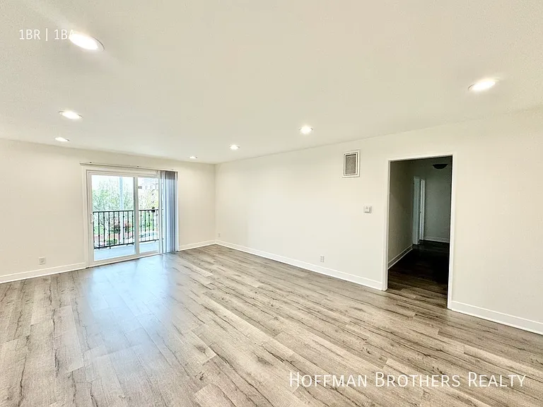 5415 Newcastle Ave — Photo 12