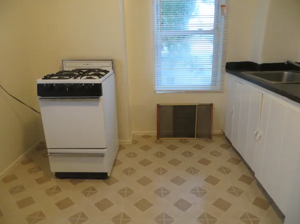 36 Bridge St #8, Nashua, NH 03060