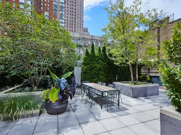 310 West 52nd Street image 8 of 14