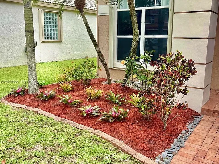 13231 NW 12th St — Photo 5