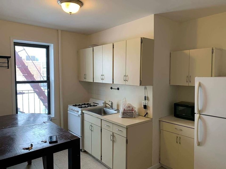 1st image of 32-41 Steinway St #3L