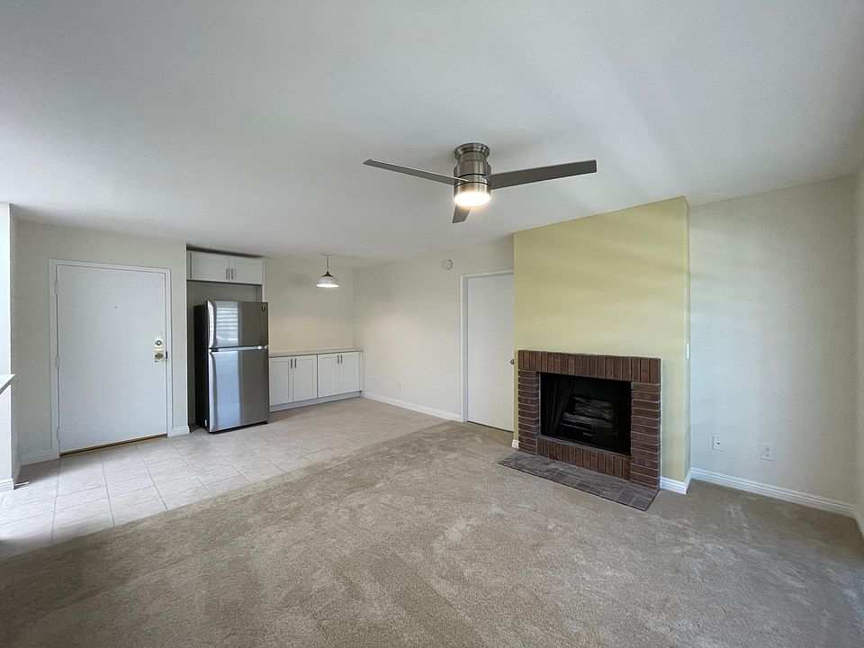 1st image of 2638 S Barrington Ave APT 204