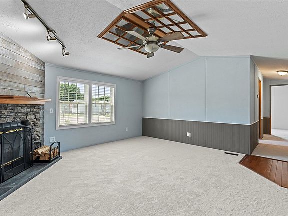 4th image of 69205 Garver Ave #75