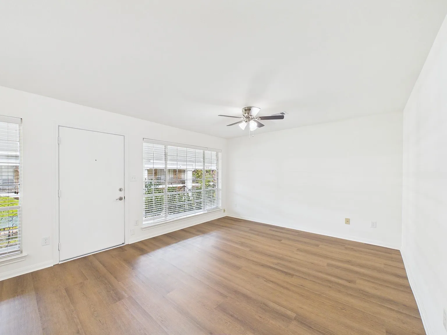 2 bed, 1.0 bath, 994 sqft, $1,400 — Photo 4