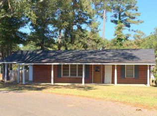 930 Pinehill Cir, Carthage, MS 39051
