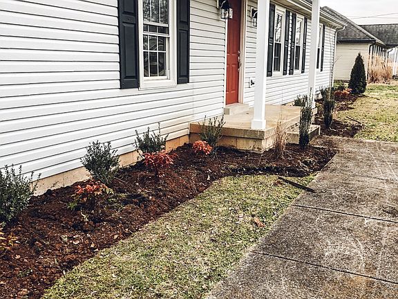 3rd image of 1001 Kingwood Ln