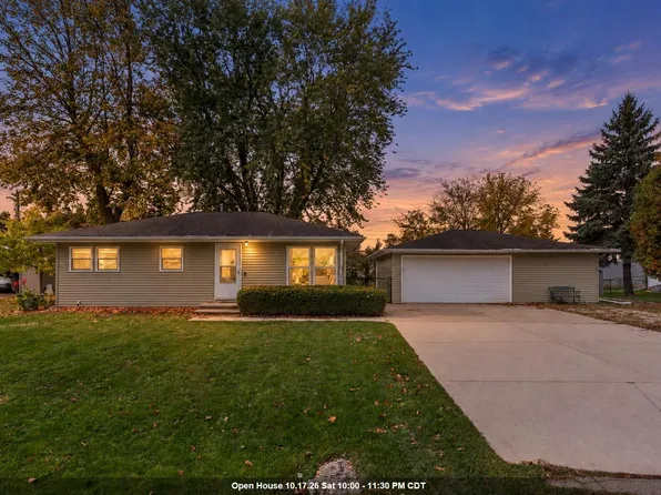 1487 Deerwood Dr, Neenah, WI 54956