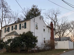 785 Stelton St, Teaneck, NJ 07666