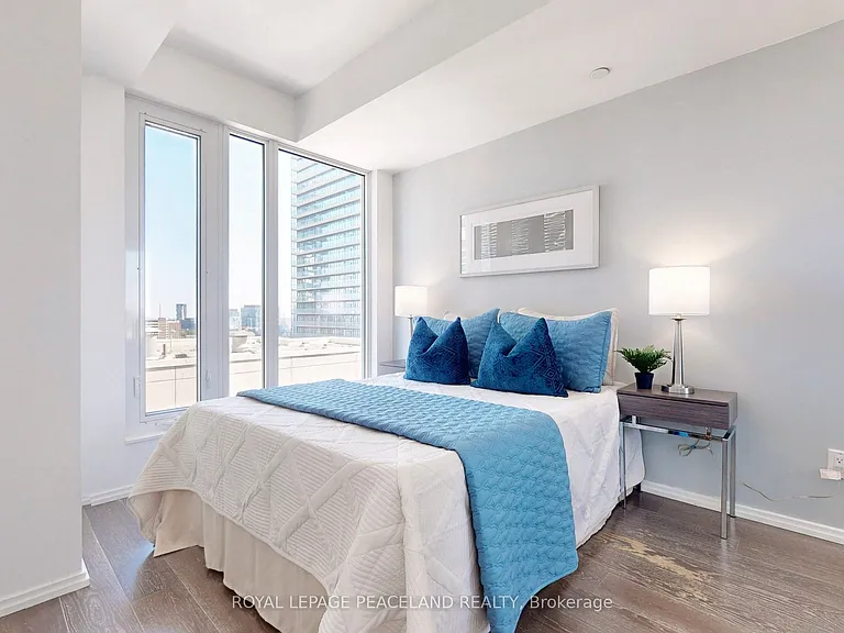 68 Shuter St #1810 — Photo 16