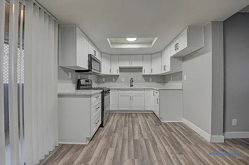 5524-5526 Atlantic Avenue Photo 1
