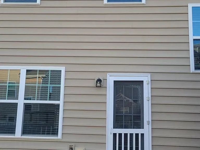 107 Dellbrook Streetunit E — Photo 22