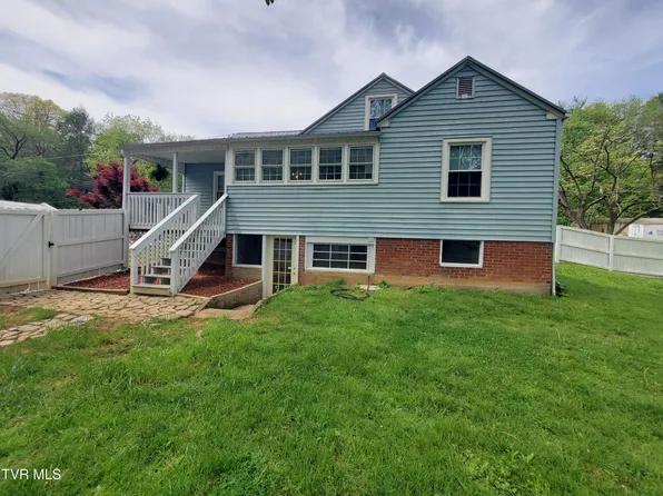1234 Bristol Hwy, Elizabethton, TN 37643