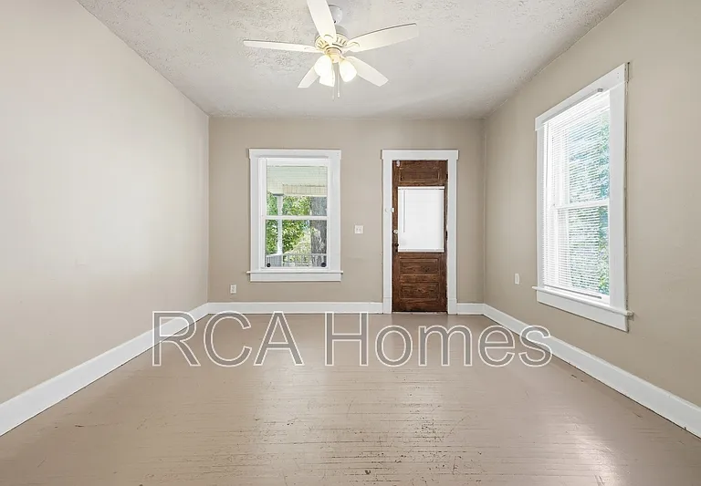 71 N Whittier Pl — Photo 2