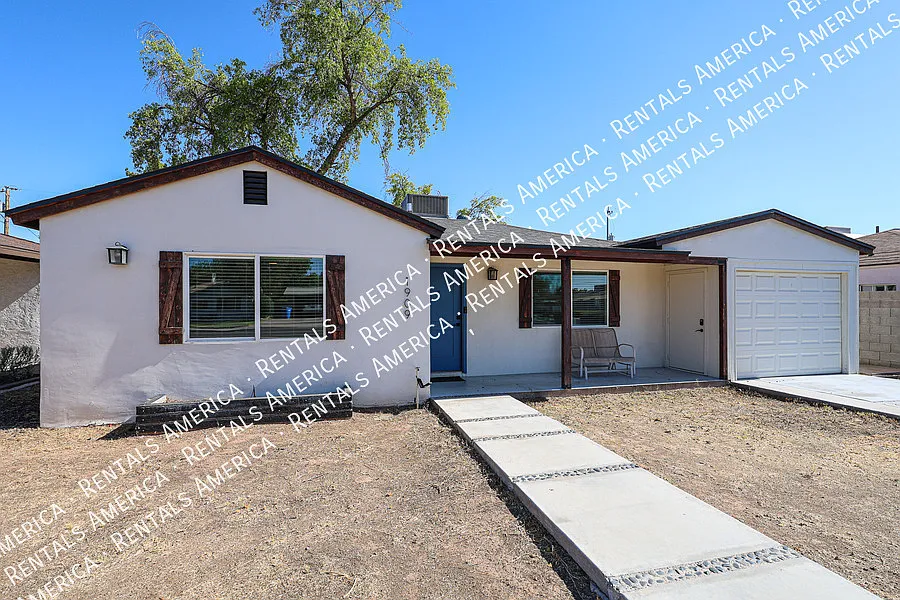 Updated 3br In E. Camelback — Photo 3