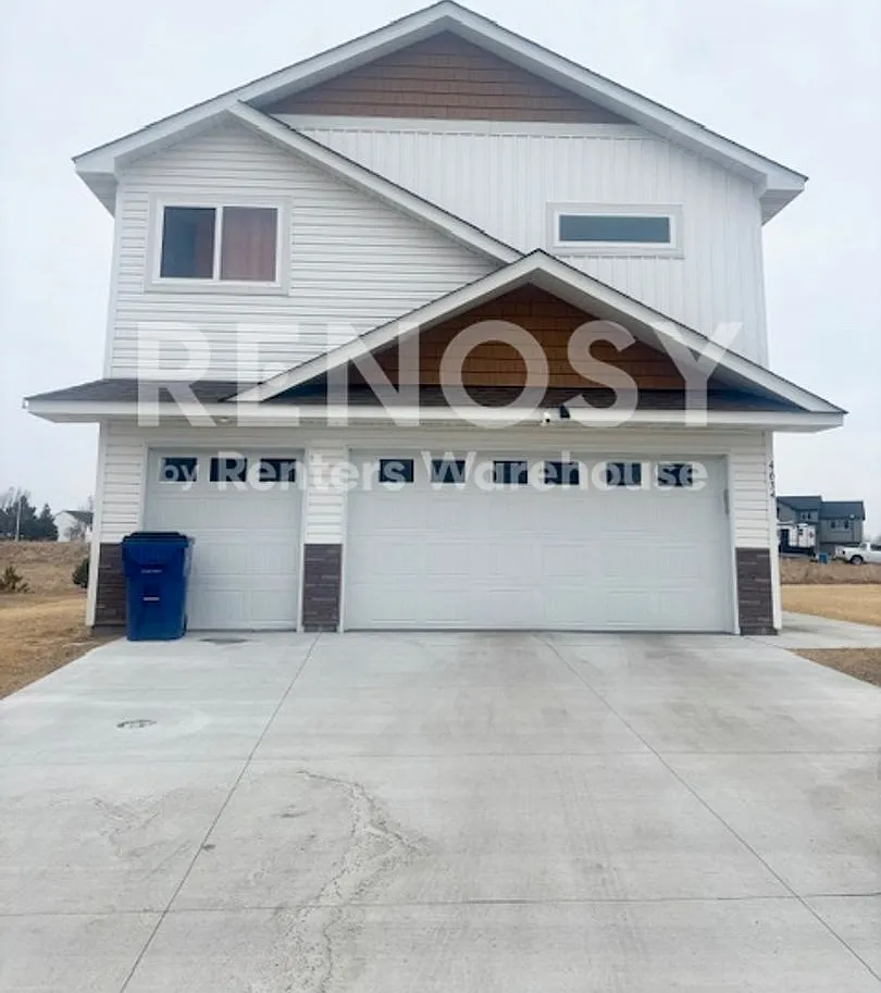 4634 9th St NE Saint Cloud, MN 56304 — Photo 1