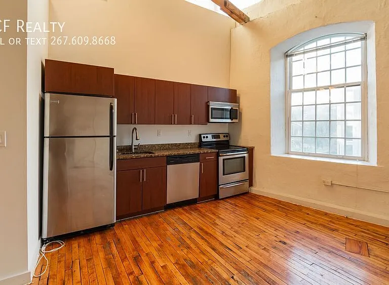 4 Leverington Ave #209 — Photo 20