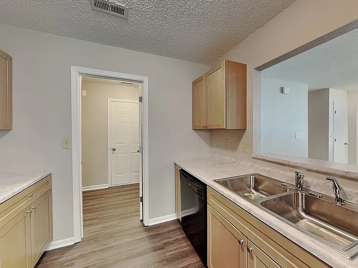 4440 Riverbrook Ln — Photo 9