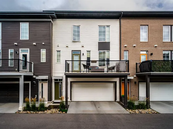176 Walgrove Cmn SE, Calgary, AB T2X 4C2