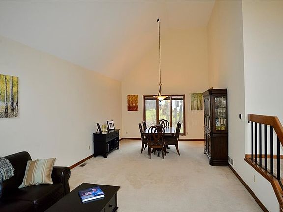 5th image of 40 Plantation Ct